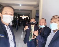 Sumpah Pemuda, Peradi dan Dinkes Gresik Gelar Vaksinasi