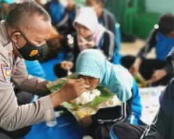 Hari Disabilitas Internasional, Polres Sampang Makan Bareng Siswa SLBN 