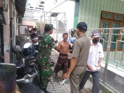 Tiga Pilar Kecamatan Gunung Anyar Sosialisasikan Protokol Kesehatan Covid - 19