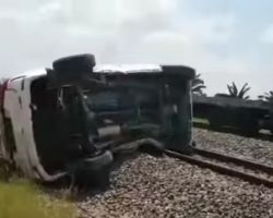 Sebuah Mobil di Grobogan Tersambar Kereta Api, 3 Orang Meninggal