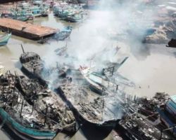 15 Kapal di Galangan Kelurahan Tegal Hangus Terbakar