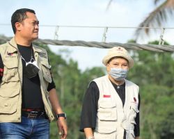 Dr. Ribka Betemu Pengungsi Semeru di Desa Sumber Wuluh, Lumajang