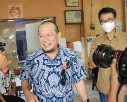 Reses di Surabaya, Ketua DPD RI Bilang UMKM Harus Perbaiki Display Produk