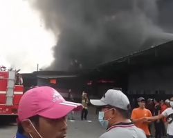 Pabrik di Jakarta Utara Terbakar, 21 Unit Damkar Dikerahkan