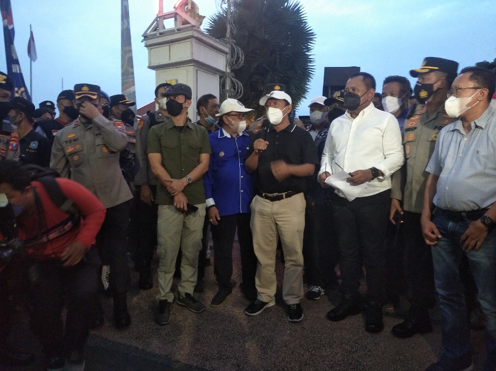 Aksi Buruh di Grahadi Akhirnya Dapat Tanggapan Positif dari Gubernur