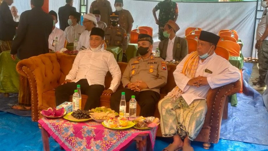 Haul Akbar dI Ponpes Miftahul Ulum Sampang Dihadiri Wagub Emil