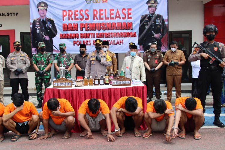 Polres Bangkalan Musnahkan Narkoba dan Rilis 172 Tersangka