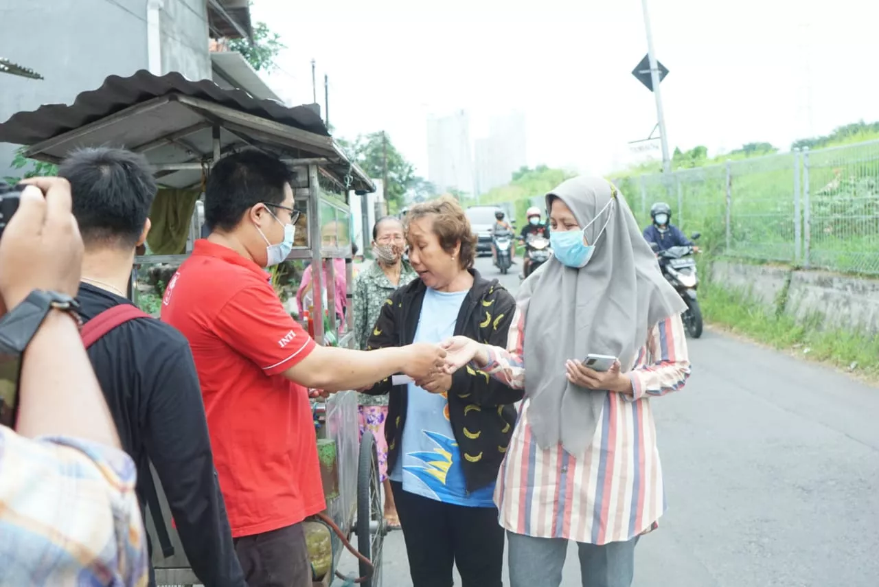 IKA Stikosa AWS, Gusdurian dan INTI Surabaya Bagikan 200 Menu Buka Puasa