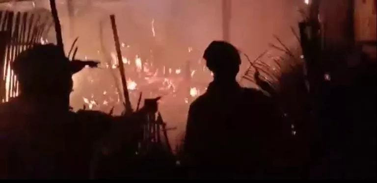 Akibat Bakar Sampah, Kandang Milik Warga Pengarengan Sampang Ludes Terbakar 