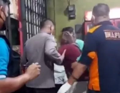 Seorang Pengamen di MedanTewas dibacok di Warung Nasi Bebek