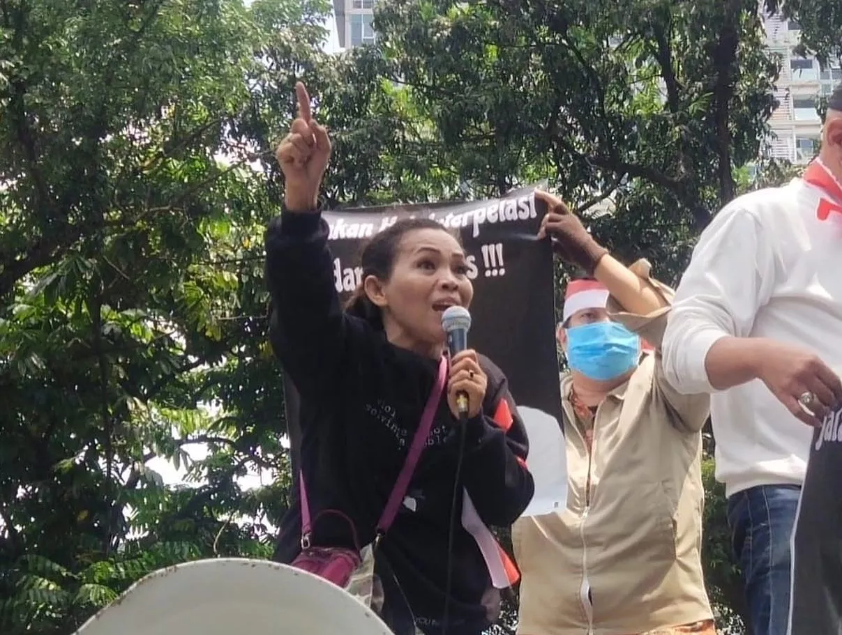 Sekelompok Orang Gelar Demo di DPRD DKI, Tuntut Gelaran Formula E Anies Baswedan