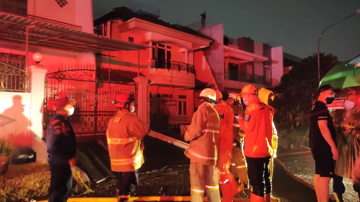 Sebuah Rumah di Jakarta Utara Terbakar, 15 Unit Damkar dan 75 personel Dikerahkan