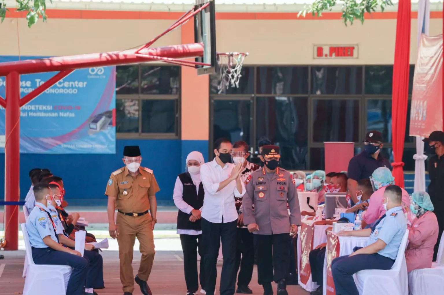Usai Tinjau Pelaksanaan Vaksinasi, Pesiden Jokowi Resmikan Waduk Bendo di Ponorogo