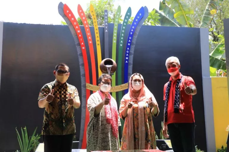 Bareng Ganjar Yeni Wahid Deklarasi The Water of Peace