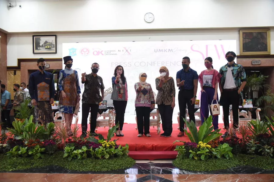 Bangkitkan UMKM, Pemkot dan Dekranasda Akan Gelar Surabaya Fashion Week 2021