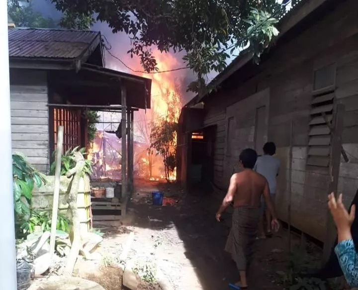 9 Rumah dan Gedung Perkantoran di Kotabaru Kalsel Terbakar