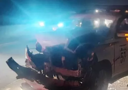 Melaju Kencang, Daihatsu Hantam Pembatas Jalan Tol Jombang