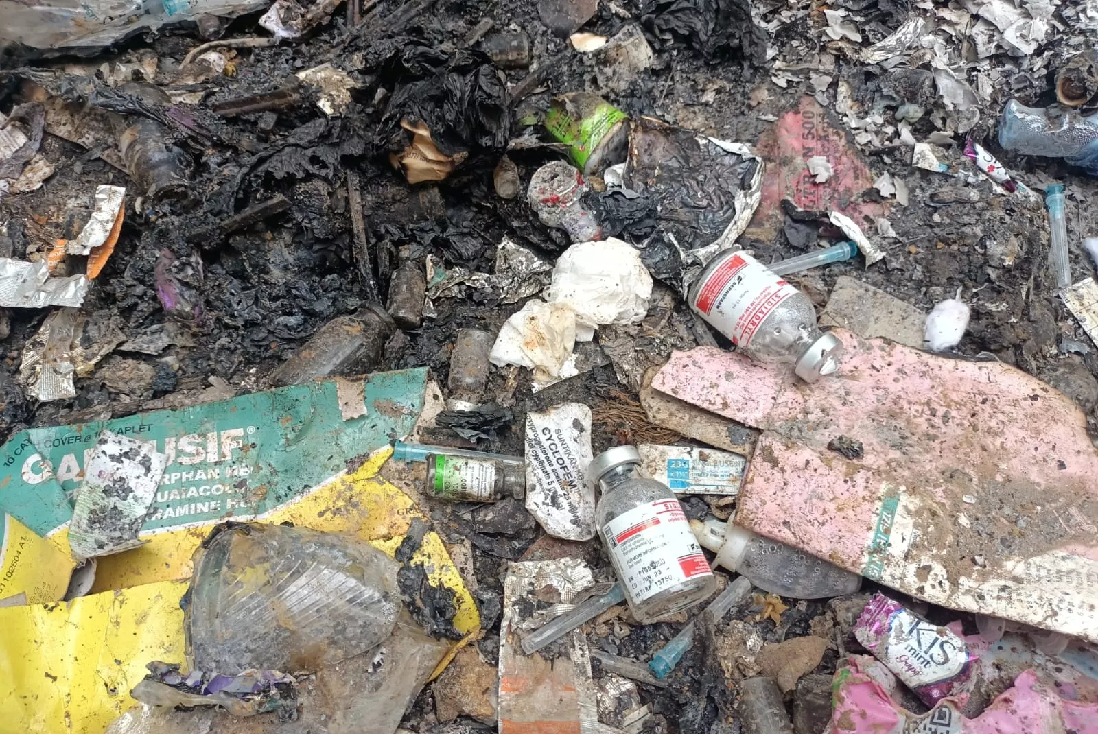 Ngawur Bakar Limbah B3, Polindes Kebun Sareh Disoal Lembaga Cakrawala Merah Putih 
