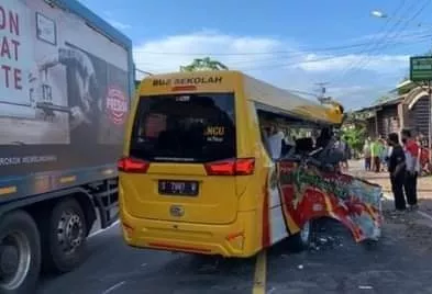 4 Orang Tewas dalam Kecelakaan Maut di Jalan Raya Kediri – Kertosono