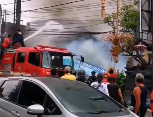 Rumah Makan Babi Guling Candra di Denpasar Terbakar, Kerugian Ditaksir 2 Milyar Rupiah 