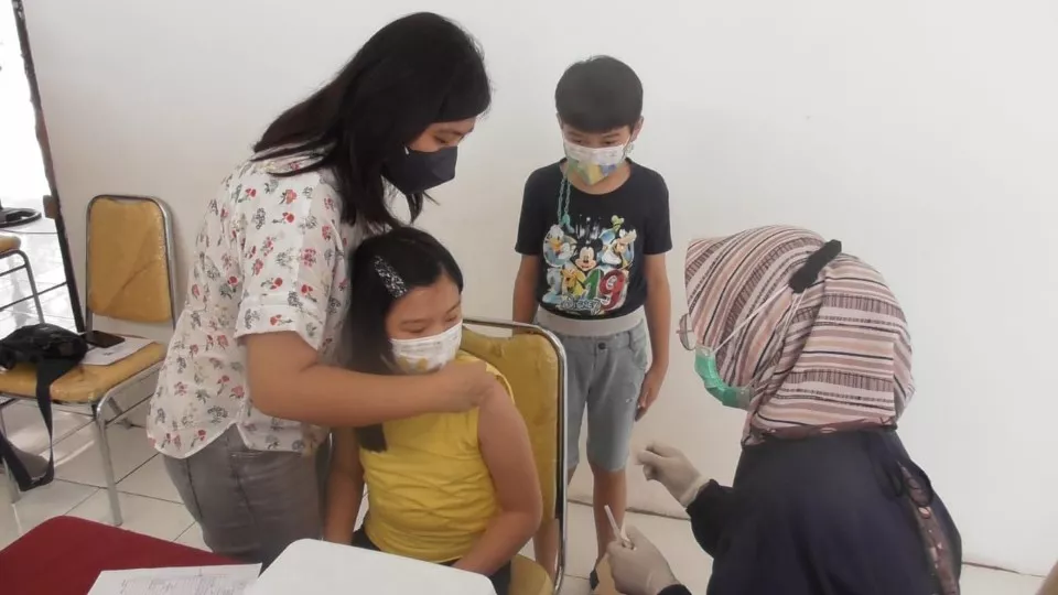 Wujudkan Indonesia Sehat, Polres Blitar Kota Gelar Vaksinasi Anak Usia 6 -11 Tahun