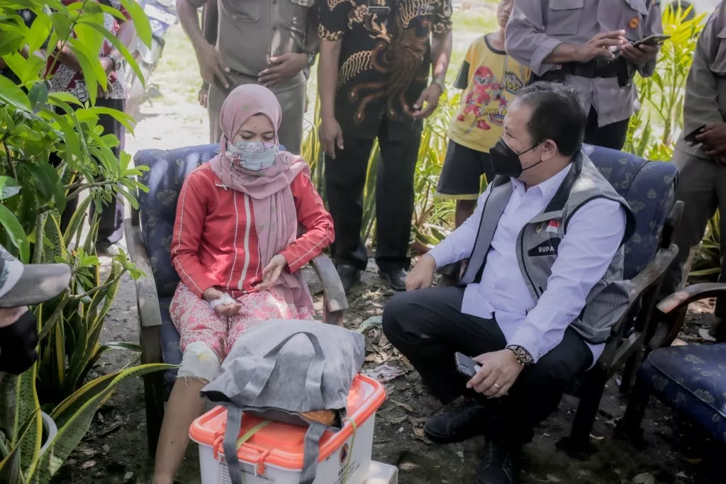 Bipati Jember Kunjungi Korban Gempa di Dusun Watu Ulo, Sumberejo