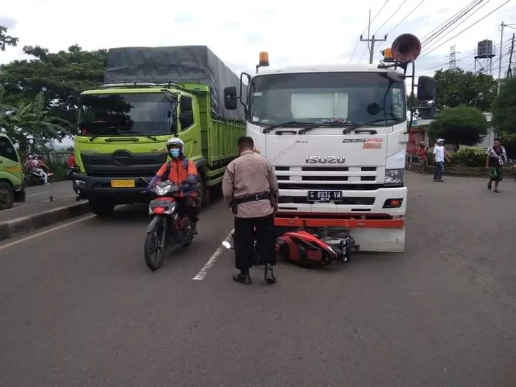 Terjadi Kecelakaan di Jalan Pantura Kanci Cirebon, 2 Korban Tewas