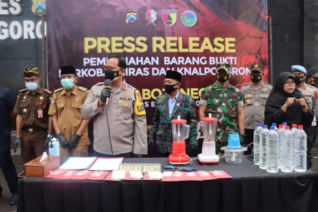 Polres Bojonegoro Musnahkan Barang Bukti Sabu dan Miras 