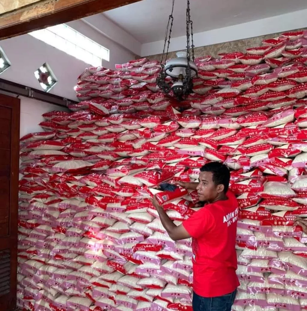Gotong Royong Pulihkan Ekonomi, Puan Gelontorkan 40 Ton Beras ke Bojonegoro