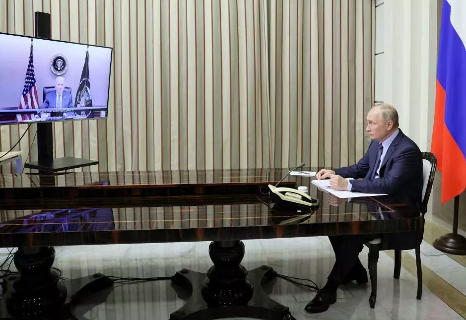 Biden dan Putin Berbicara di Tengah Situasi Ukraina Membara