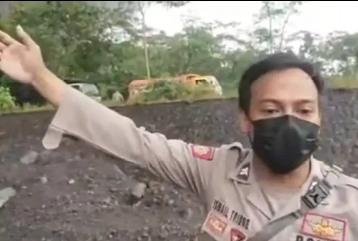 Erupsi Menerjang, Aksi Heroik 2 Anggota Polres Lumajang 
