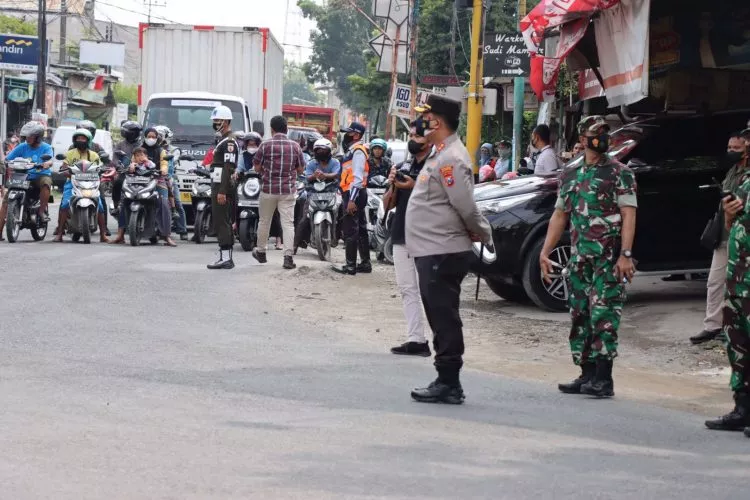 Kapolres Bojonegoro Pimpin Pengaman Rute Presiden ke Ngawi