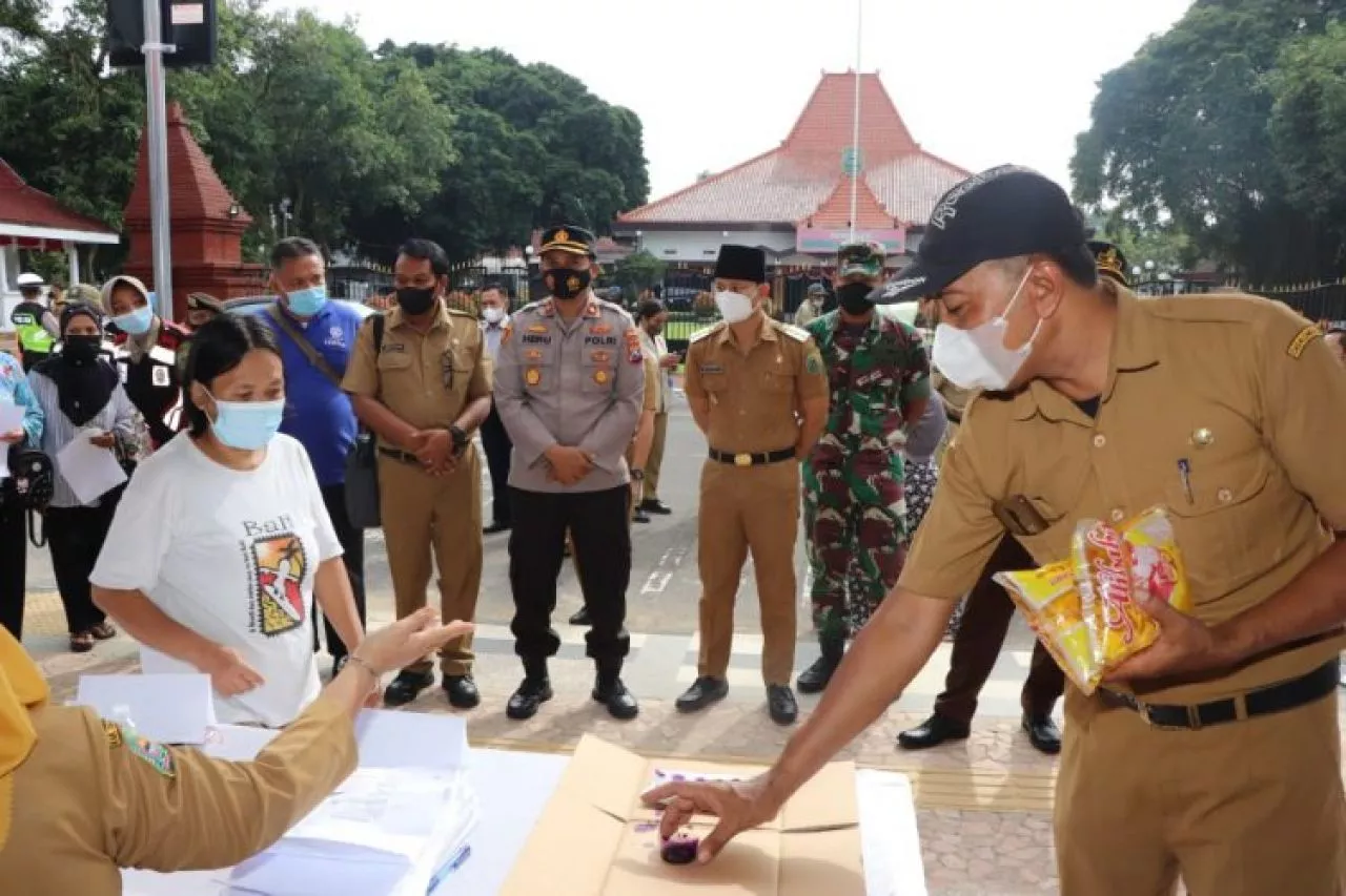Forkopimda Trenggalek Sidak Minyak Goreng ke Beberapa Toko Grosir