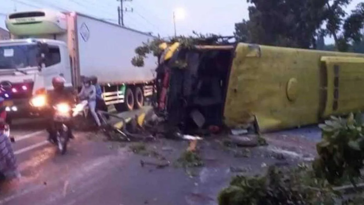 Laka Motor Lawan Bus di Bojonegoro, Pemotor Tewas di Tempat