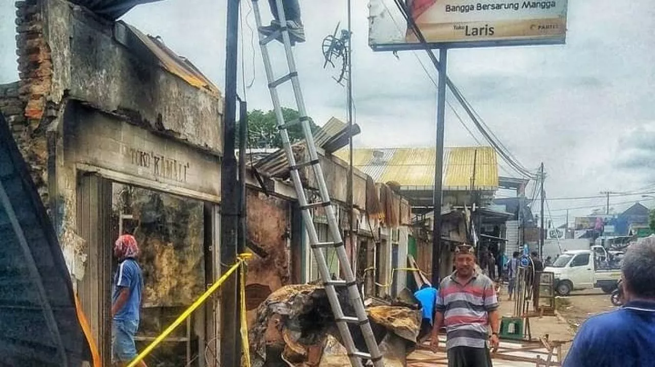Pasar Bululawang Malang Hangus Terbakar, 9 Mobil Damkar Dikerahkan