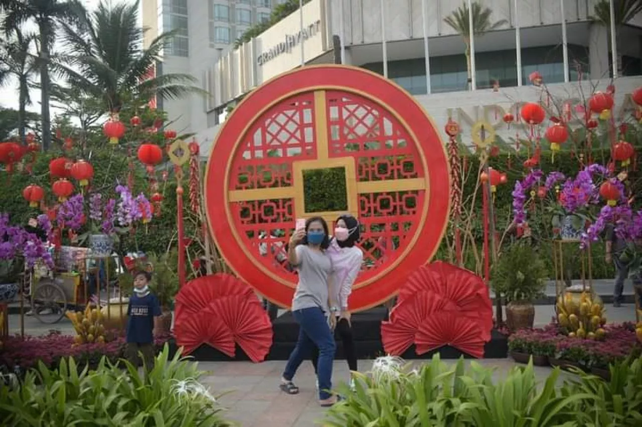 Melihat Suasana Kemeriahan Jantung Kota Jakarta Jelang Imlek