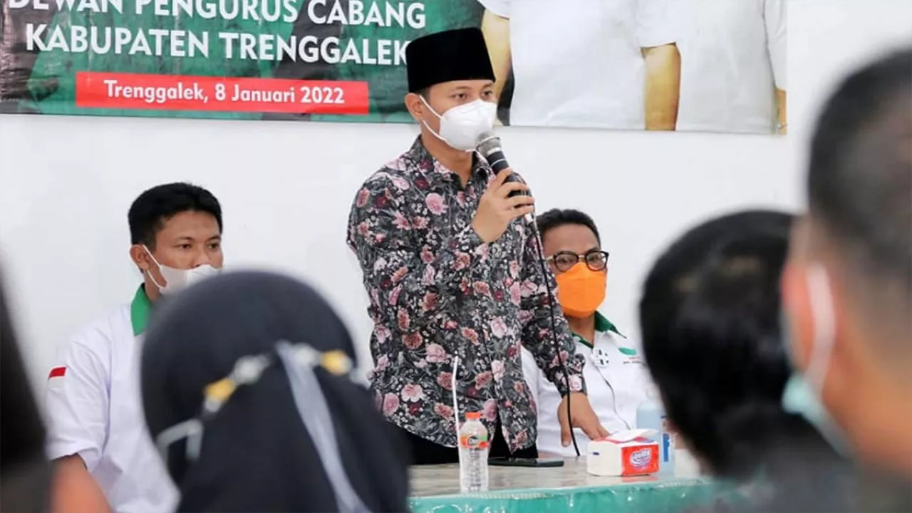 Tingkatkan Produktivitas, Gus Ipin Ajak Petani Trenggalek Bikin Pupuk Sendiri