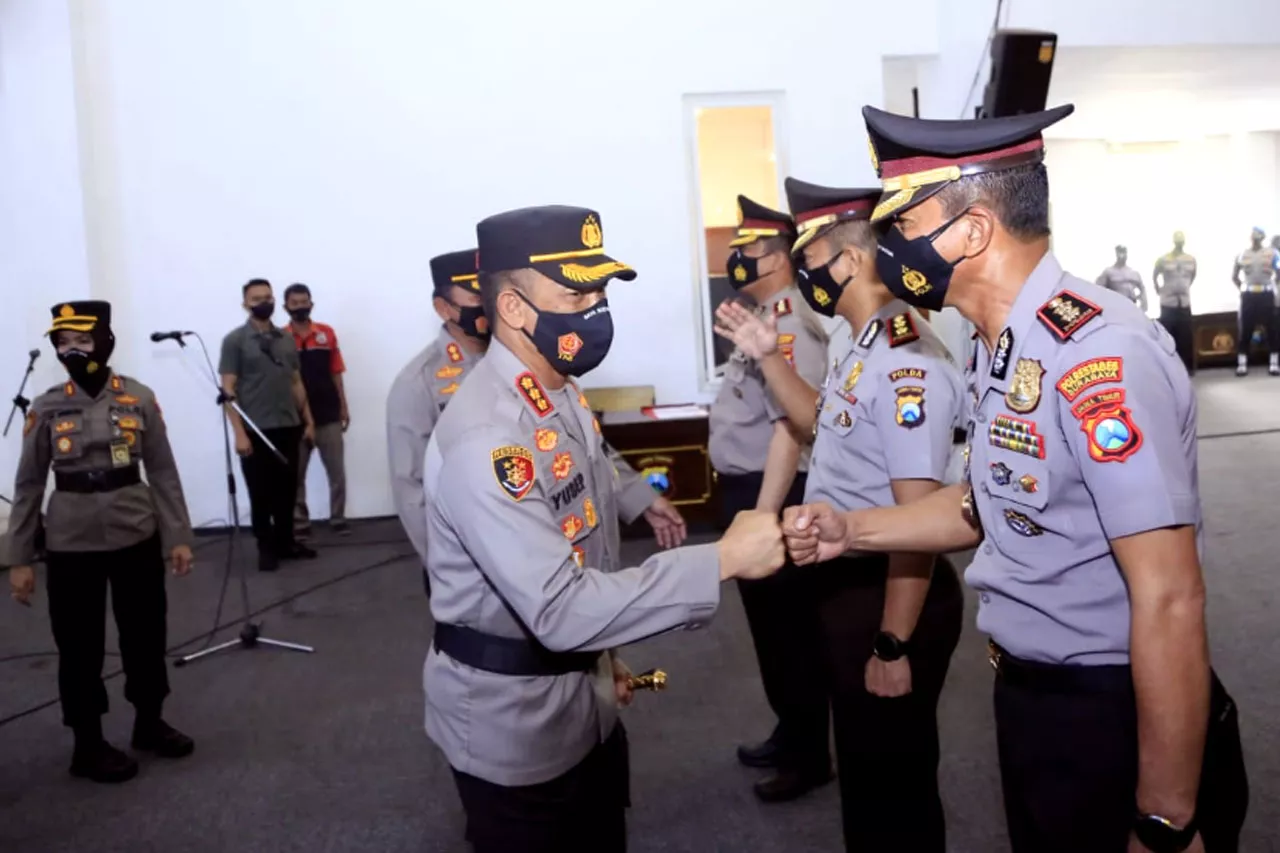Sejumlah PJU, Anggota Polrestabes Surabaya dan Polsek Jajaran Naikan Pangkat