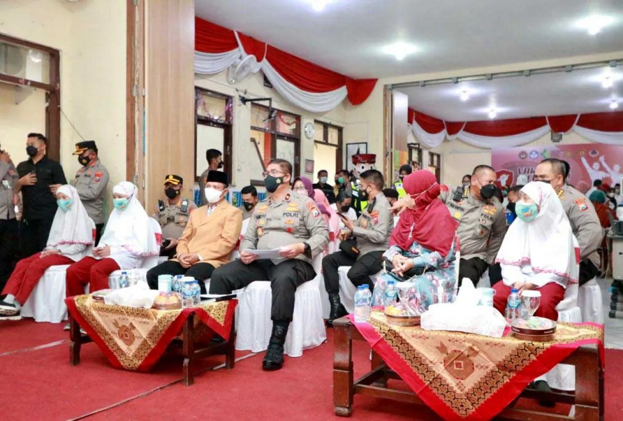 Dorong Herd Immunity Anak, Polda Jatim Gelar Vaksinasi di 34 Sekolah