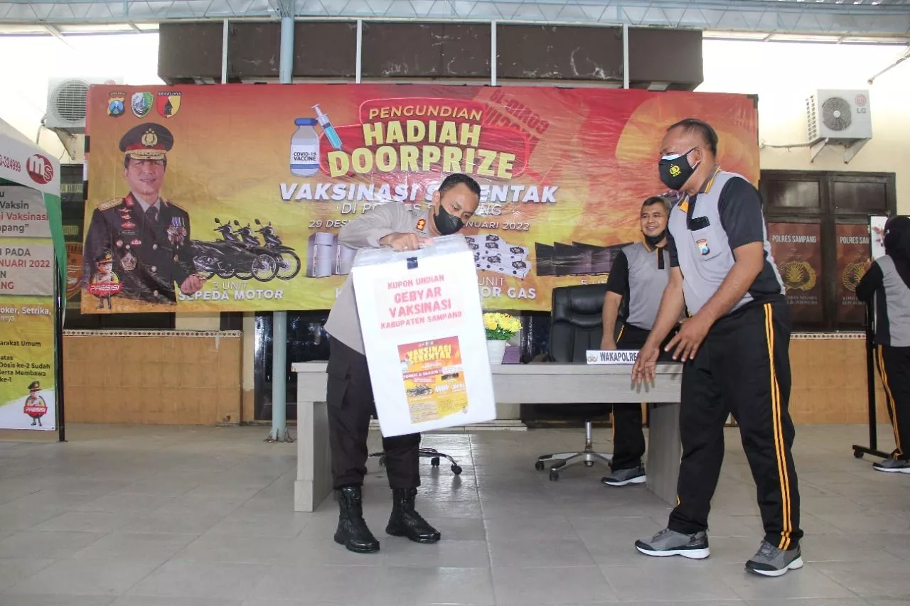 Polres Sampang Undi Doorprize Vaksinasi Serentak, Hadiah 3 Motor