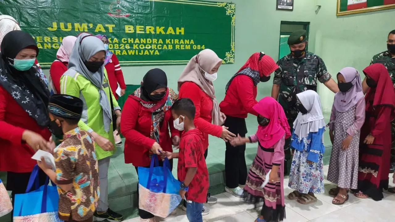 Persit Kartika Candra Kirana Cabang XLV Kodim 0826 Pamekasan Santuni Anak Yatim