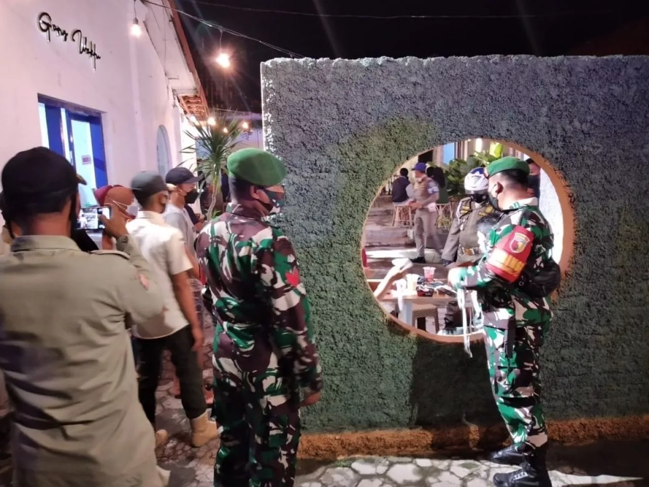 Gabungan Pamor Keris Kabupaten Pamekasan Gencarkan Operasi Prokes