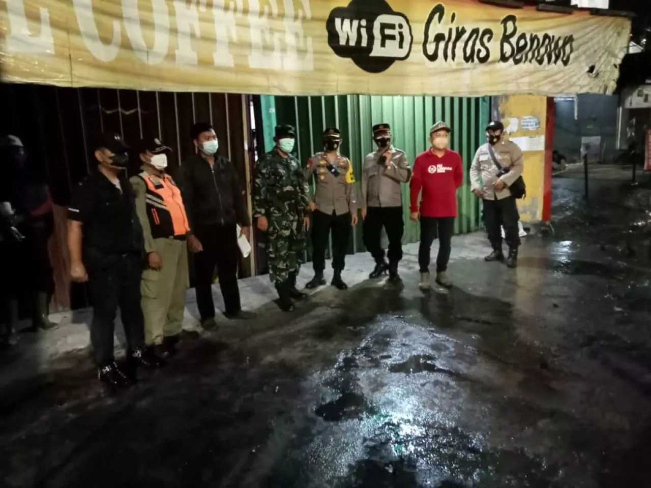 Koramil Benowo Bersama Tiga Pilar Operasi Penindakan PPKM Level 2 dan Jam Malam
