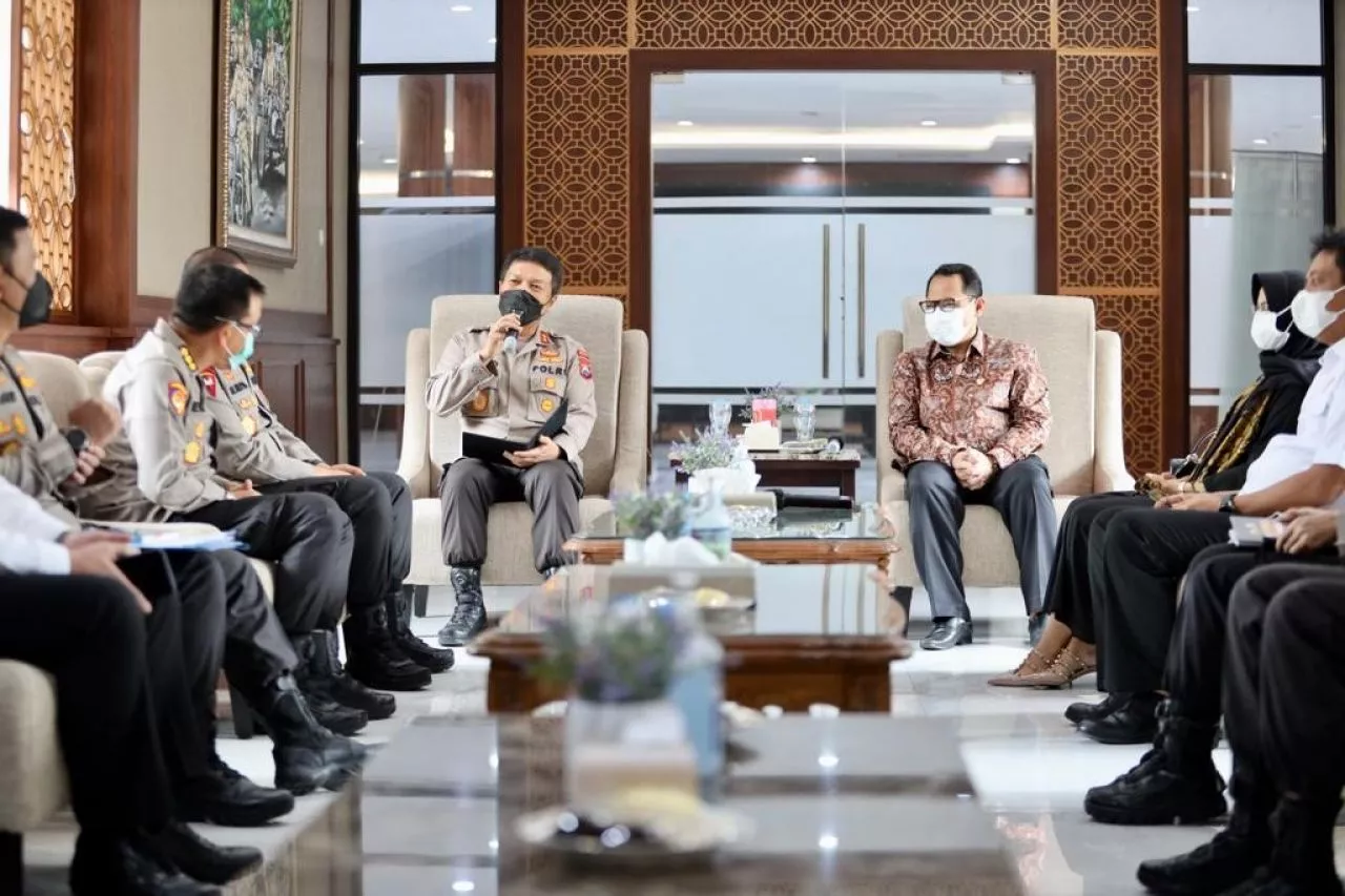 Kapolda Jatim Audensi Bersama Wakil BPK RI di Mapolda Jatim
