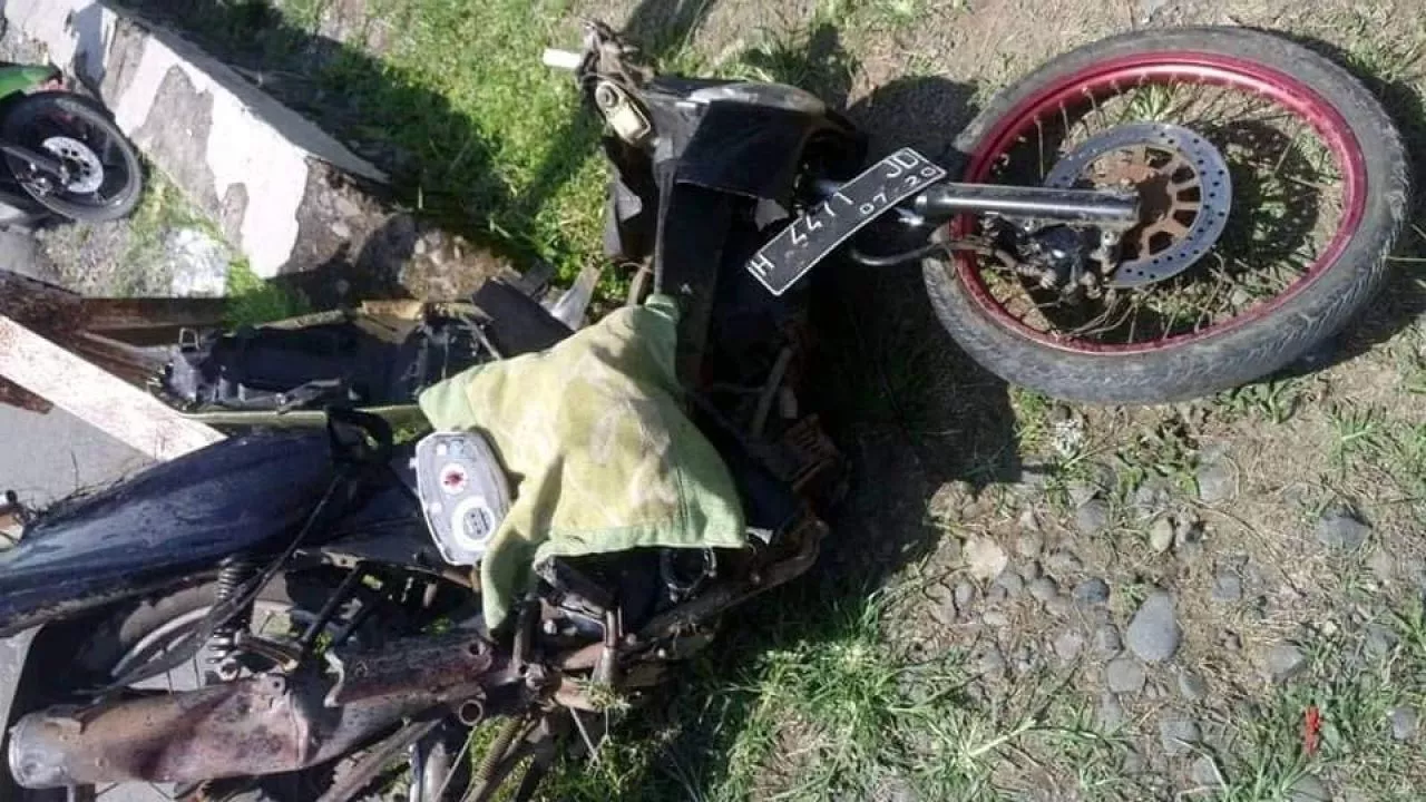 Laka KA Perlintasan Tanpa Palang di Kendal, Korban Meninggal di Tempat
