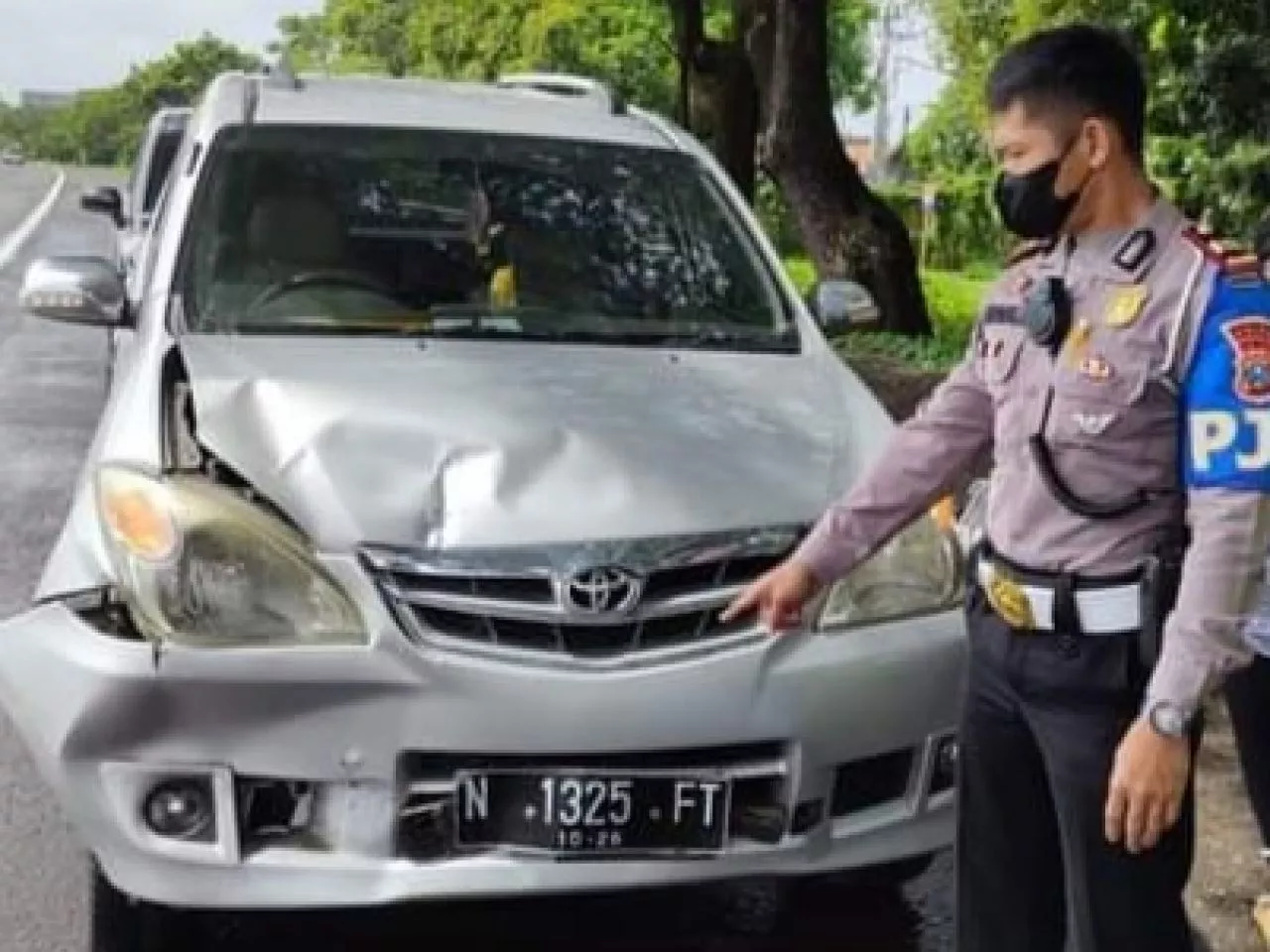 Hati-hati di Jalan, Laka di Ruas Tol Sidoarjo, Avanza vs Xenea