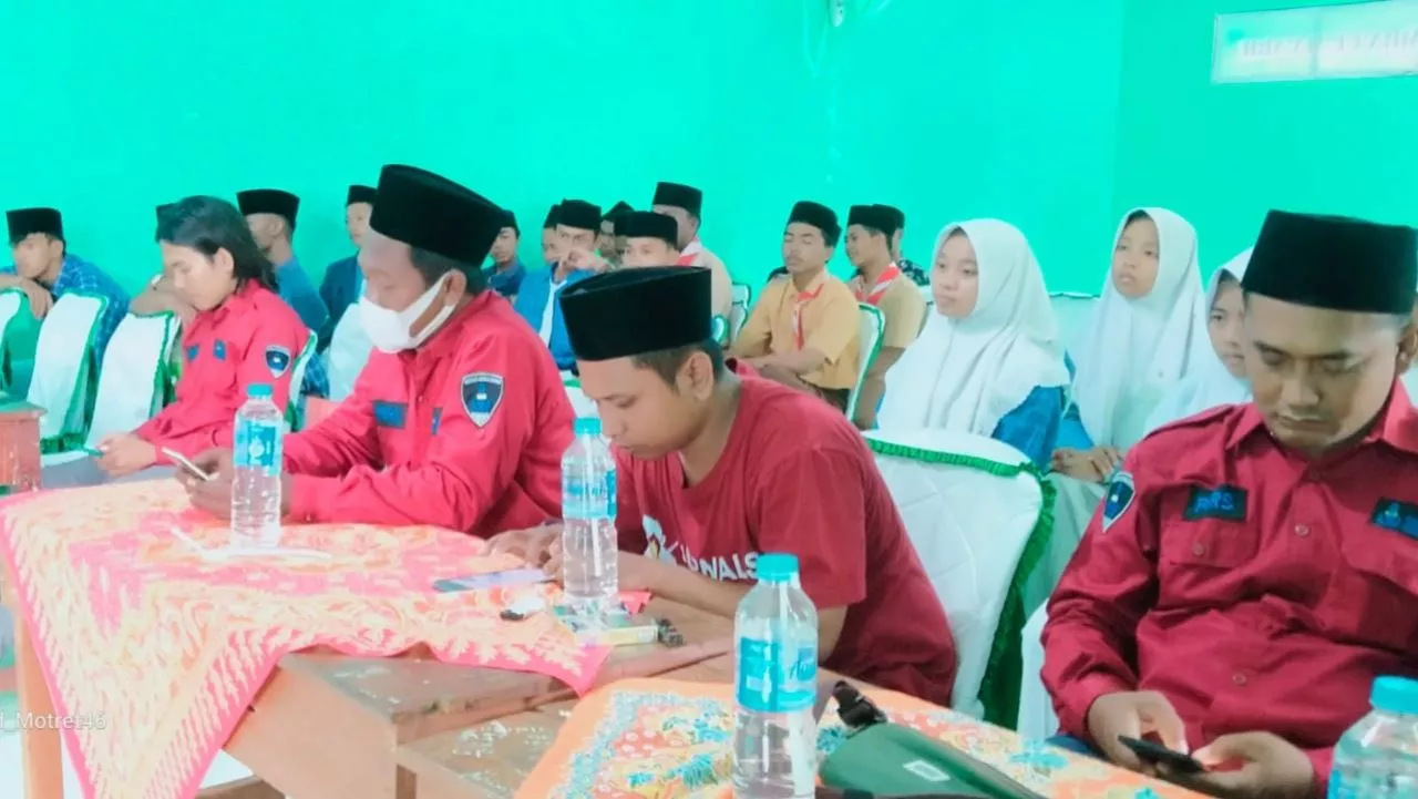 Tangkal Hoax, PJS Gelar Pelatihan Jurnalistik di Ponpes Mambaul Ma'arif Banyuates