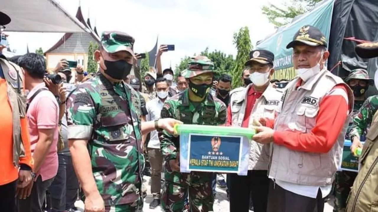 Kasad Tinjau Langsung Kesigapan Penanganan Bencana di Pasaman Barat