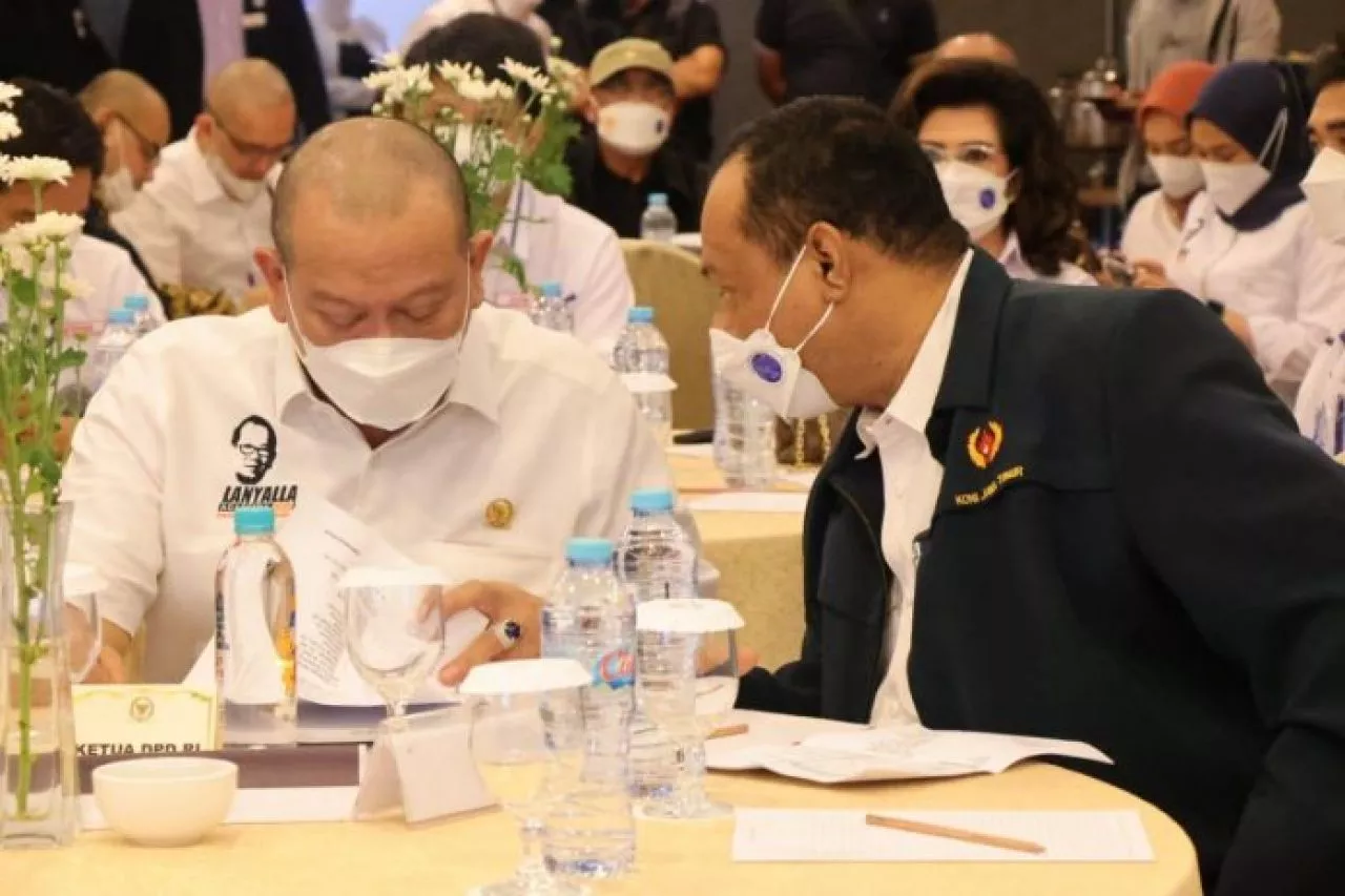 Ketua DPD RI Minta Khofifah Segera Cairkan Bonus Atlet Peraih Medali PON Papua