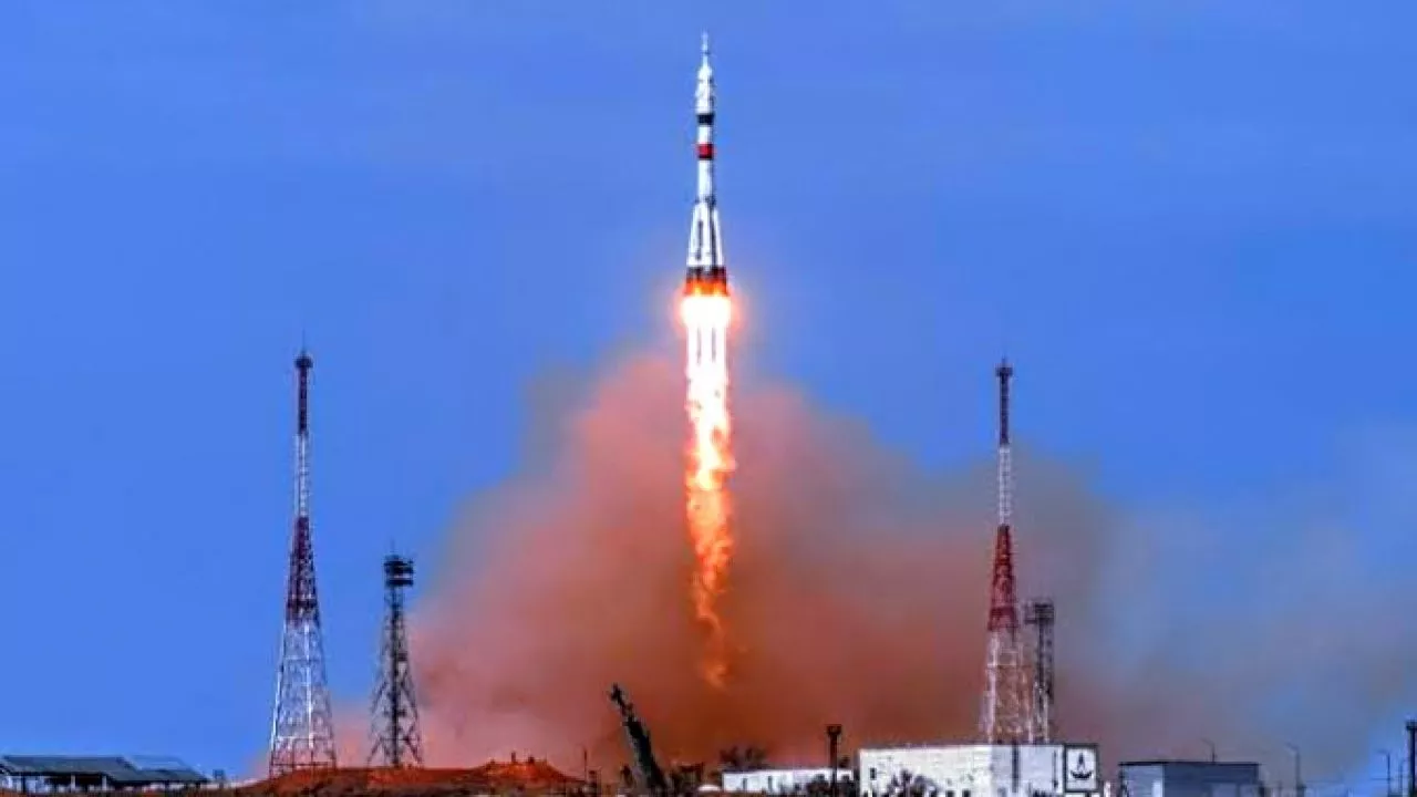 Roket Soyuz Berhasil Antar Satelit Meridian M ke Orbit, Rusia Makin Gagah